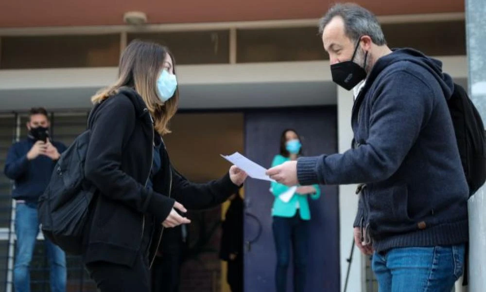 Κορονοϊός: Με τρία self test μαθητές και εκπαιδευτικοί την εβδομάδα